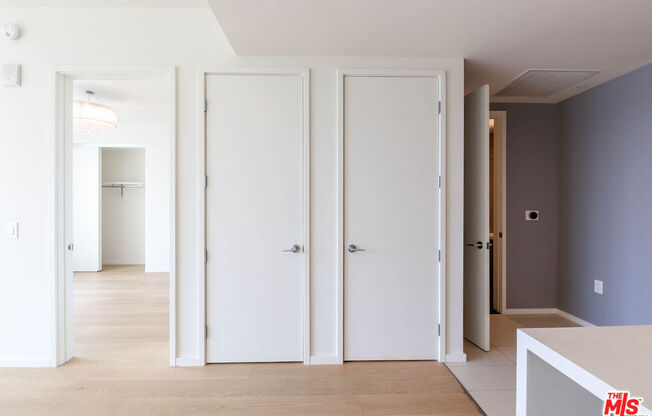 1 bed, 1.5 baths, 843 sqft, $2,950, Unit 2401