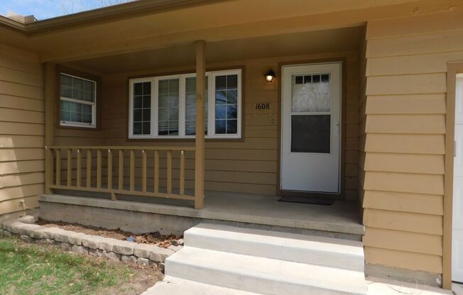 Beautiful 3 bedrrom/1 bath home in El Dorado!