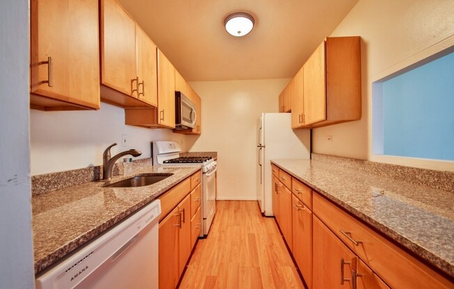 2 beds, 2 baths, 1,282 sqft, $4,200, Unit 4E