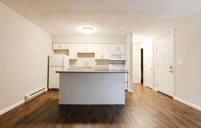 1 bed, 1 bath, 620 sqft, $795, Unit 1410-11