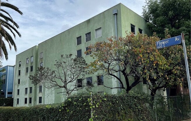 600 FLOWER AVE