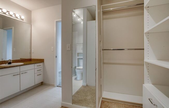 1 bed, 1 bath, $1,700, Unit # 2B
