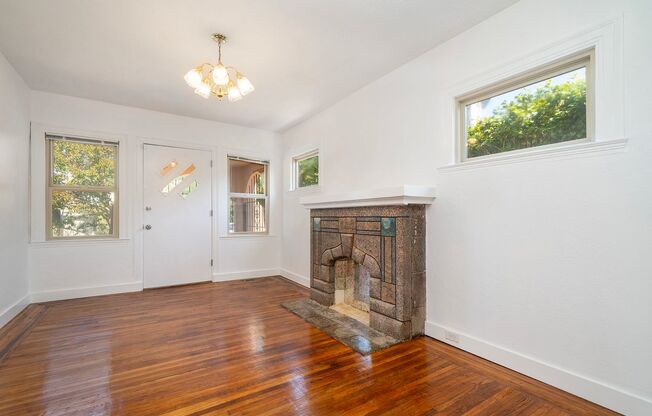 Spacious Two Story Albany Home Two Blocks to Solano Ave