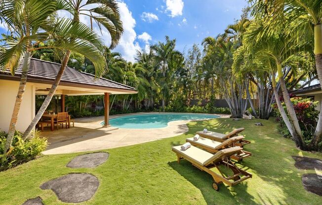 Modern Tropical Home w/Pool, Private Yard, & A/C. Kahala Breeze