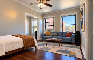 916 W Diversey
