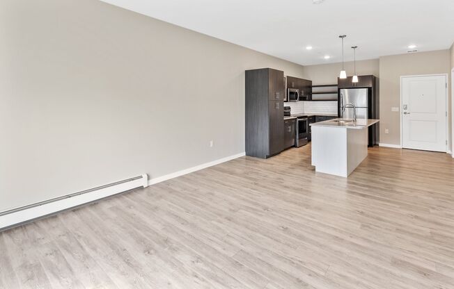 Studio, 1 bath, 595 sqft, $1,000, Unit 333