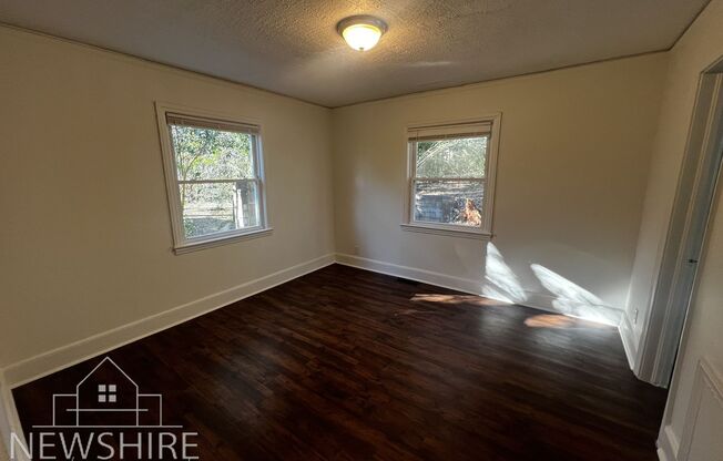 Charming 2 Bedroom Home Minutes from Downtown Greenville