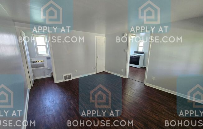 2 beds, 1 bath, 850 sqft, $889, Unit 3