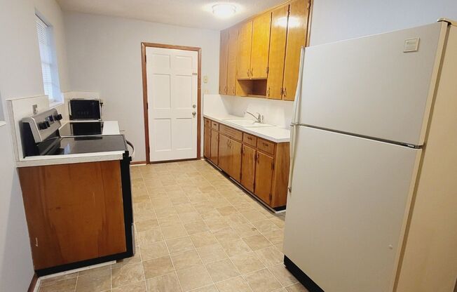 2 beds, 1 bath, $1,025