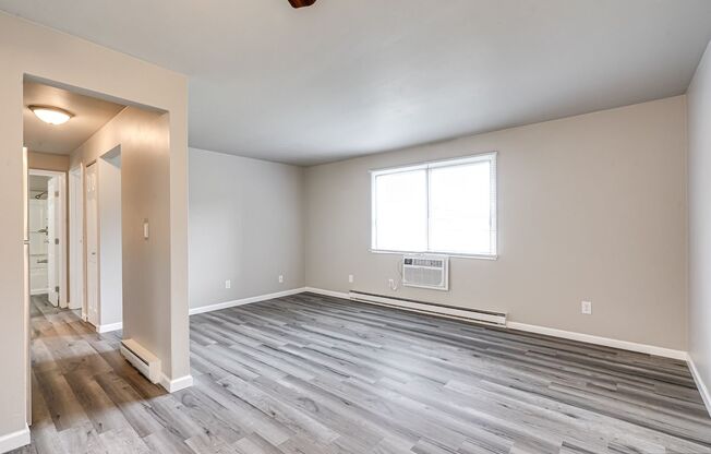 1 bed, 1 bath, 550 sqft, $949