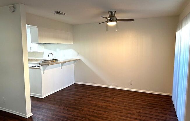 2 beds, 1 bath, 700 sqft, $2,395, Unit 16002-B