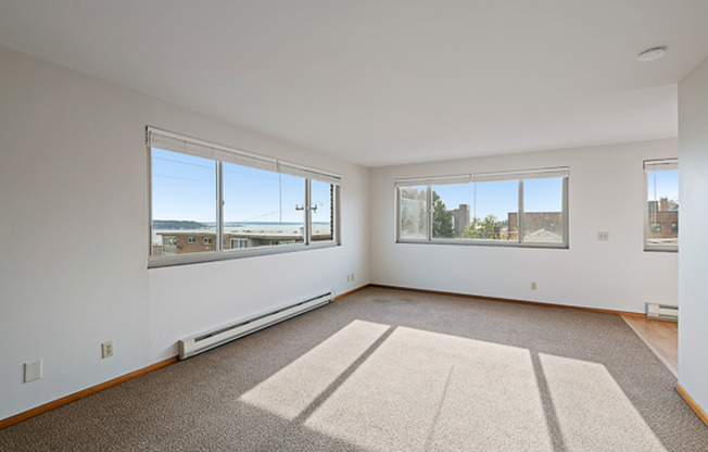 1 bed, 1 bath, 700 sqft, $1,695, Unit 400