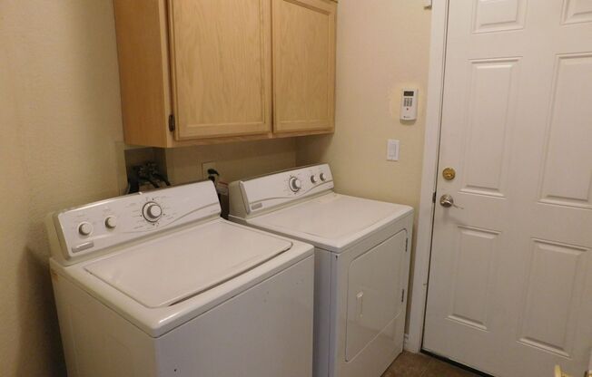 GORGEOUS SINGLE STORY WITH MANY UPGRADES*3 BEDROOMS*SPARKLING POOL AND SPA!