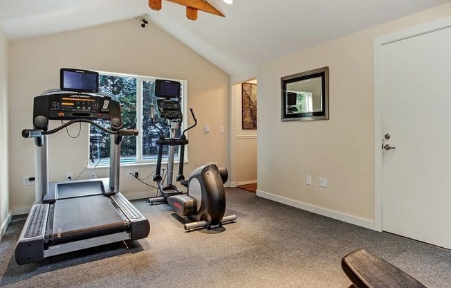 Maybeck at the Bend Apartments Fitness Center in Tigard, OR