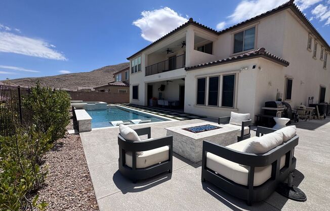 Resort Style Luxury with Mountain Views!