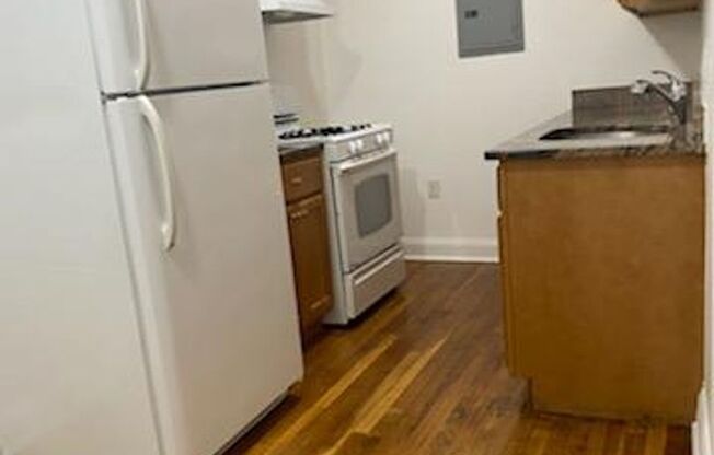 Studio, 1 bath, 9,999 sqft, $1,700