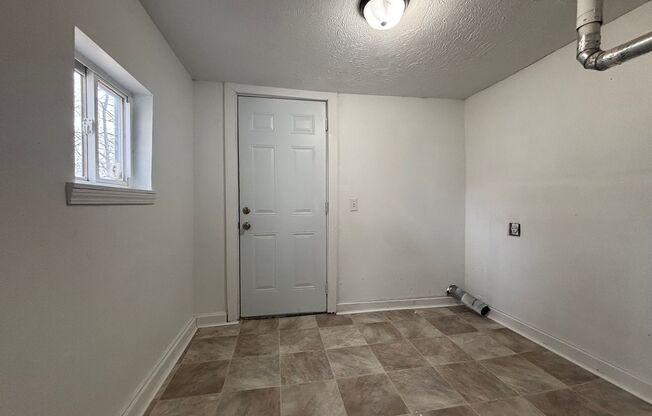 2 beds, 1 bath, $850