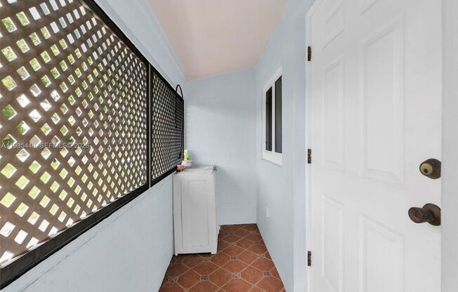 211 SE 1ST TER DANIA, FL 33004