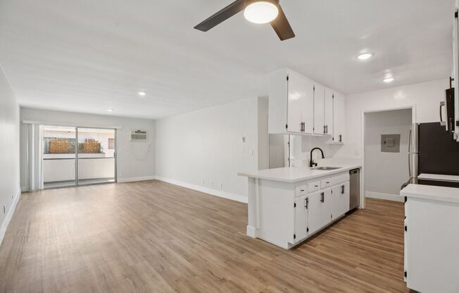 1 bed, 1 bath, 695 sqft, $1,898, Unit 319
