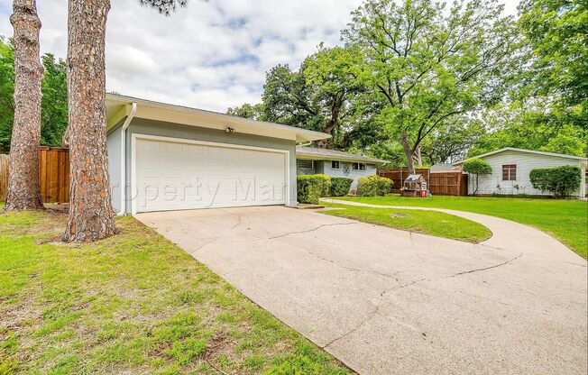 1813 THOMAS PL