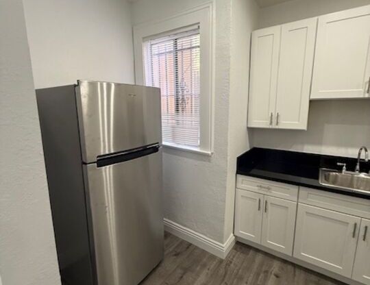 1 bed, 1 bath, $1,795, Unit A