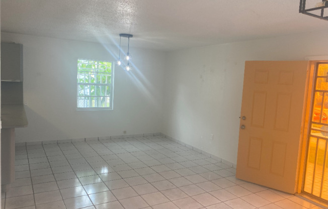 4782 NW FLAGLER TER