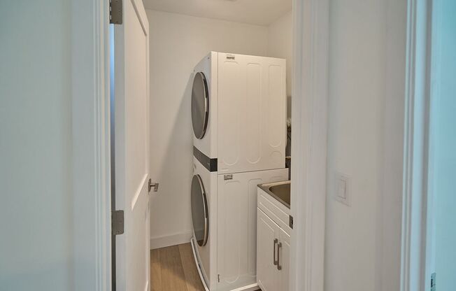 4 beds, 3.5 baths, $14,000