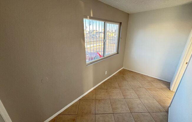 2 beds, 1 bath, 833 sqft, $1,195, Unit 1