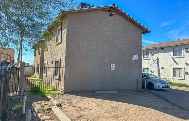 3229 W MELVIN ST