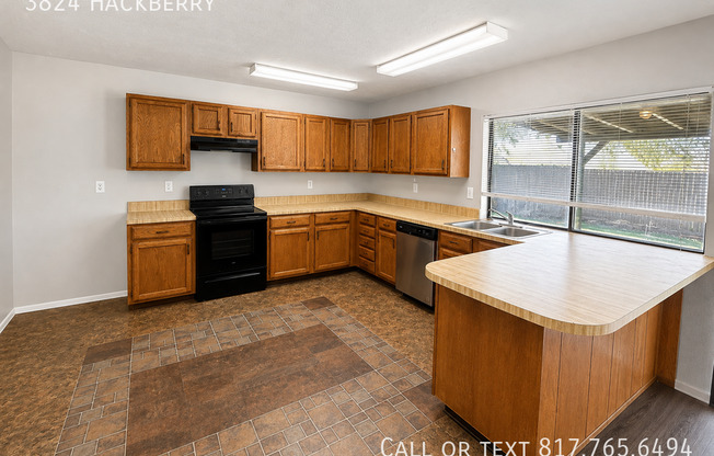 3824 HACKBERRY
