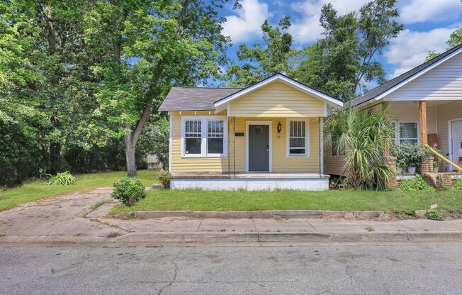 Cozy 2-Bedroom, 1-Bathroom House at Savannah