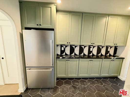 1 bed, 1 bath, 700 sqft, $2,150