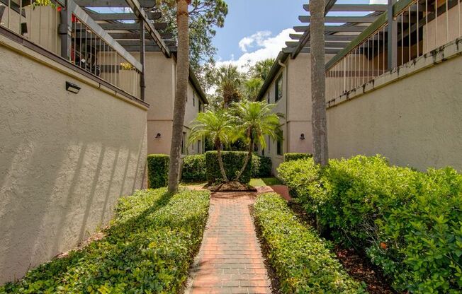 1096 AZALEA LN