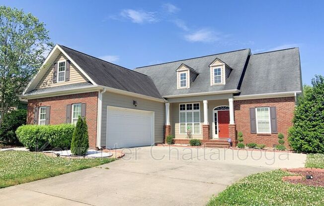 8193 KAITLIN LN