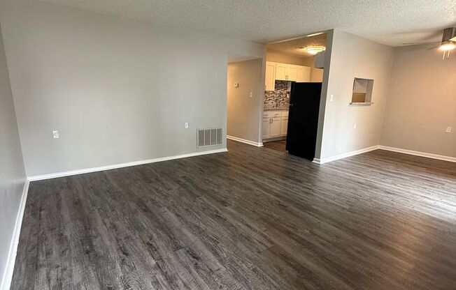 2 beds, 2 baths, 966 sqft, $1,100, Unit 806