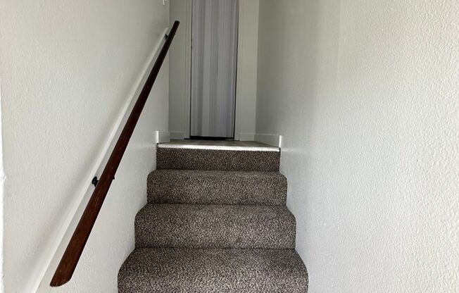2 beds, 1 bath, 900 sqft, $1,395, Unit 37