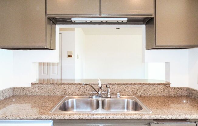 3 beds, 2 baths, 1,195 sqft, $3,553, Unit 306