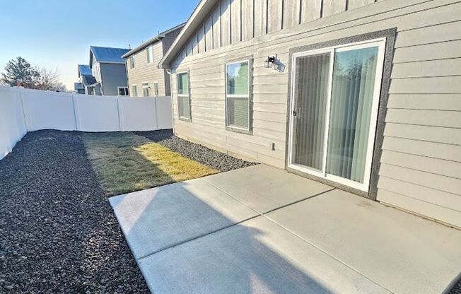 3 beds, 2.5 baths, $2,099