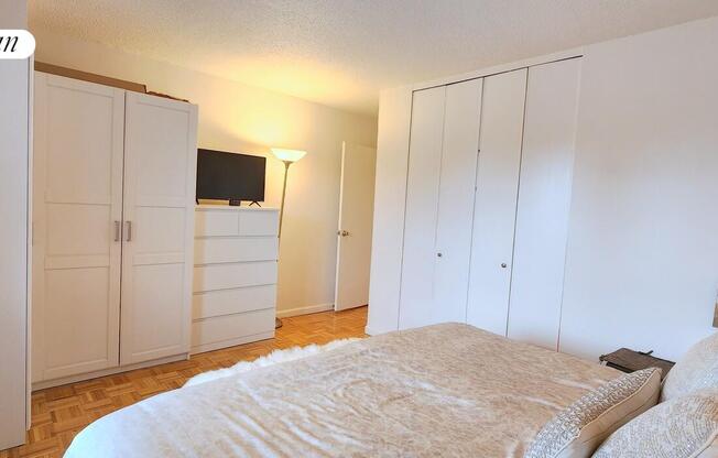 1 bed, 1 bath, 810 sqft, $4,700, Unit 9F