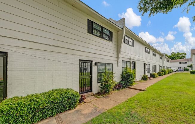 674 HOBBS DR