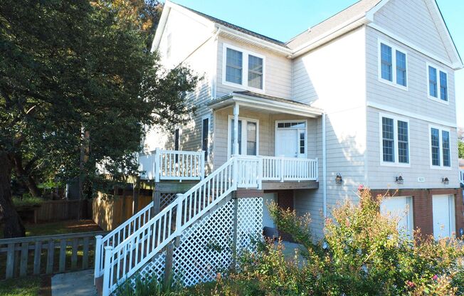 Four Story Twin Condo Near The Beach