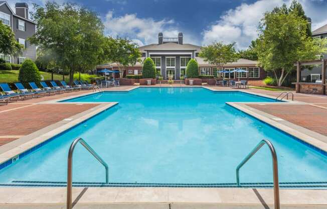 Resort-style Swimming Pool Waterford Creek Apartments