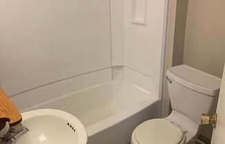 Studio, 1 bath, $975, Unit Coit 2