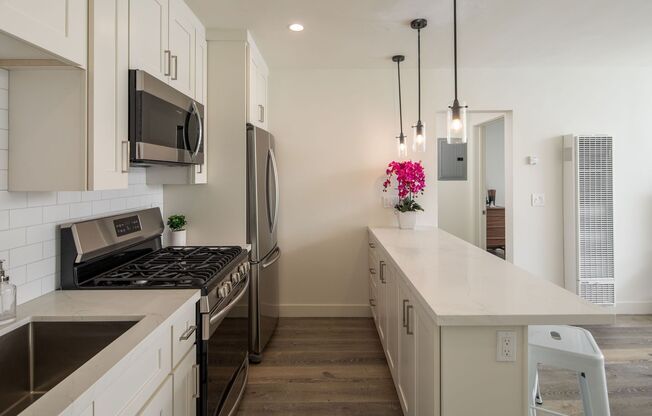 1 bed, 1 bath, 540 sqft, $2,825, Unit D2