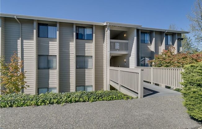 Beautiful 2 bedrooms 1.5 Bath