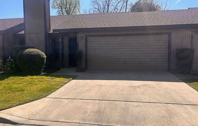 Great home for rent in Visalia!