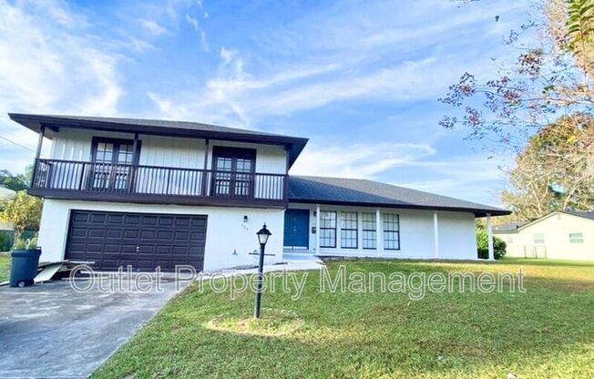 585 QUEENS MIRROR CIR