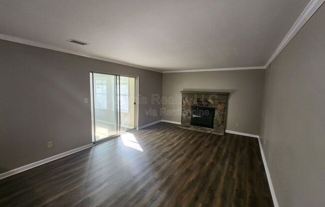 1366 HERITAGE GLN DR