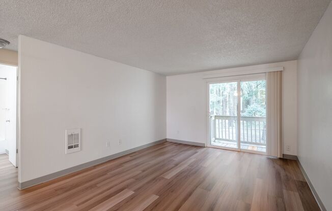 2 beds, 1 bath, $1,399, Unit 36-5