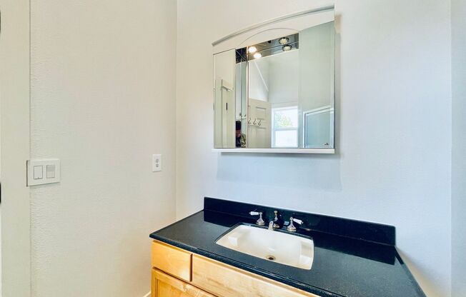 5 beds, 3.5 baths, $3,900